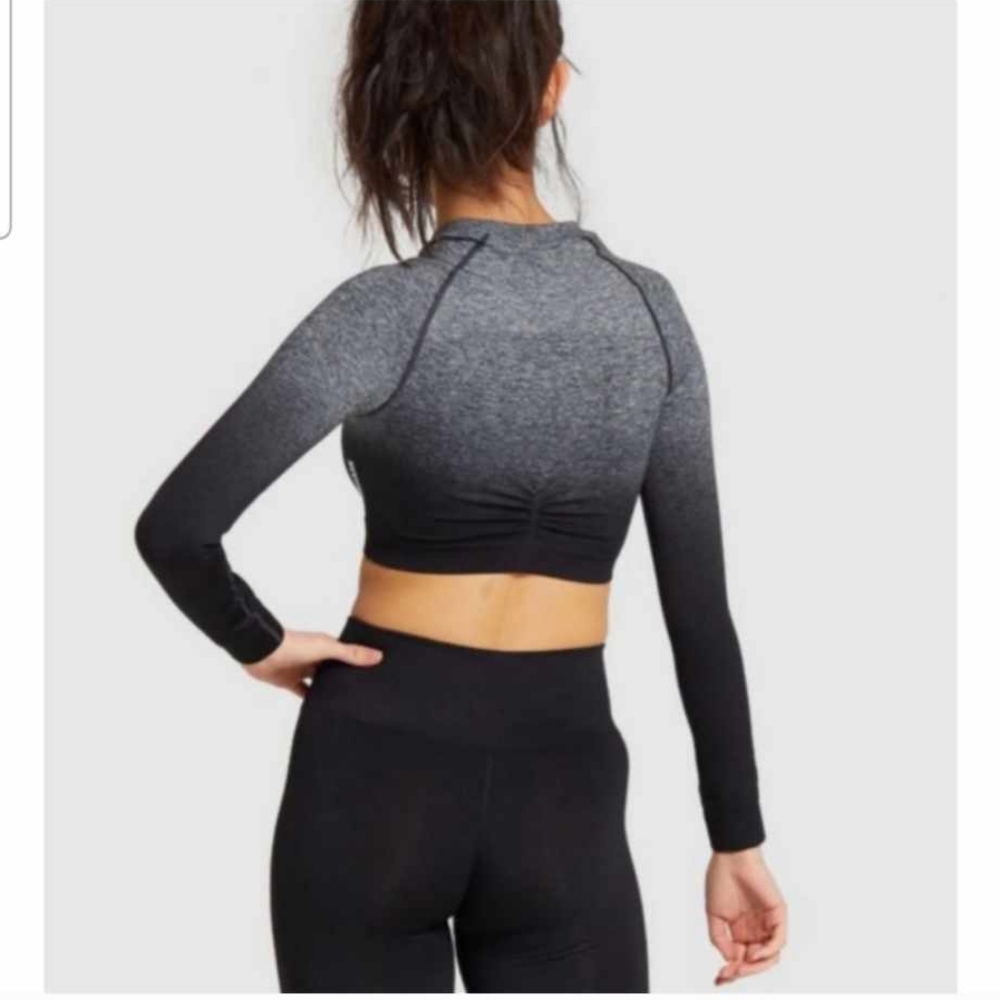 Gymshark ジムシャーク グラデーション Ombre Long Sleeve T-Shirt - Charcoal/Black L Euc Gymshark Ombre Long Sleeve - Gem